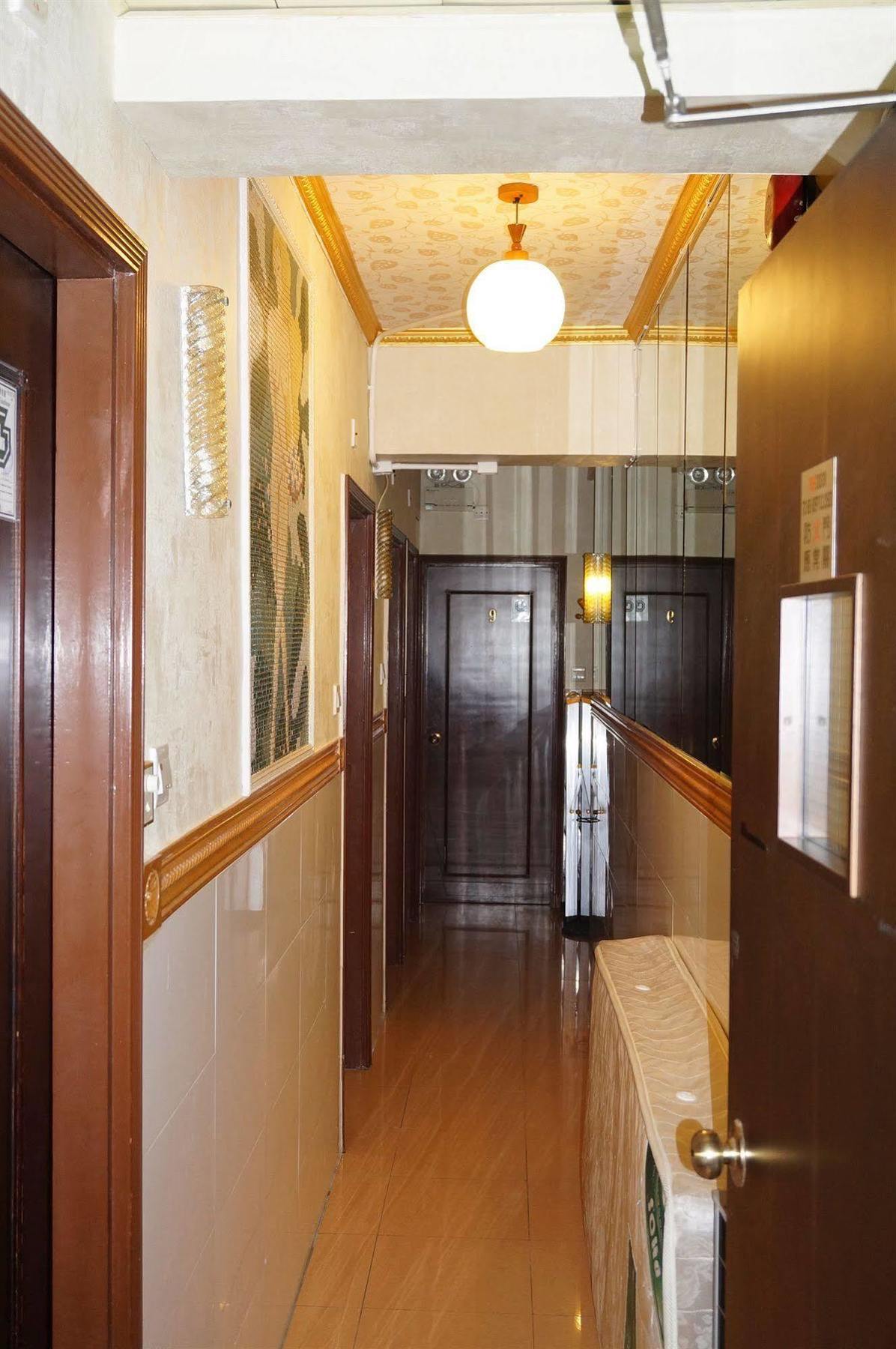Lucky Comfort Inn Kowloon  Exterior photo